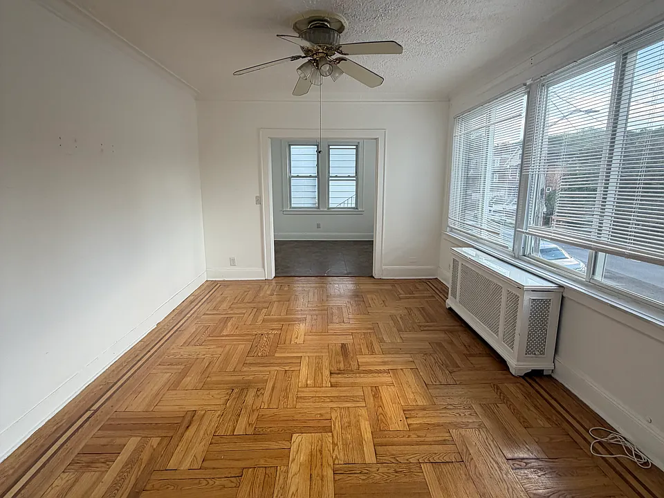 52 Courter Ave #1