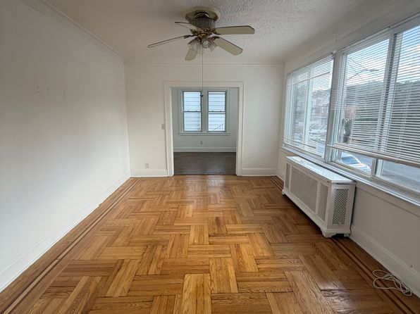 52 Courter Ave Floor 1