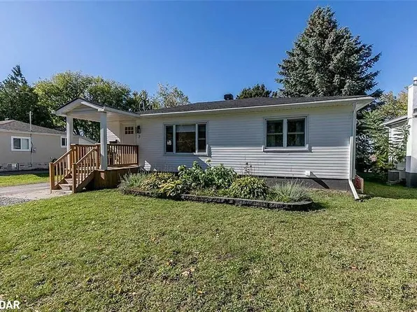 7 Derby St, Orillia, ON L3V 5R4