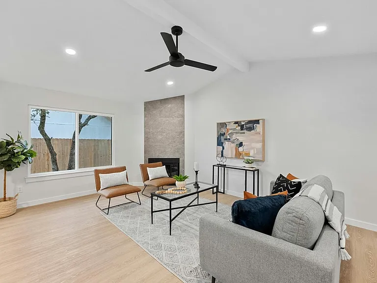 8205 Cattle Dr — Photo 9