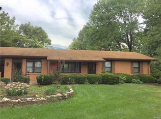 284 Diekamp Ln, Saint Charles, MO