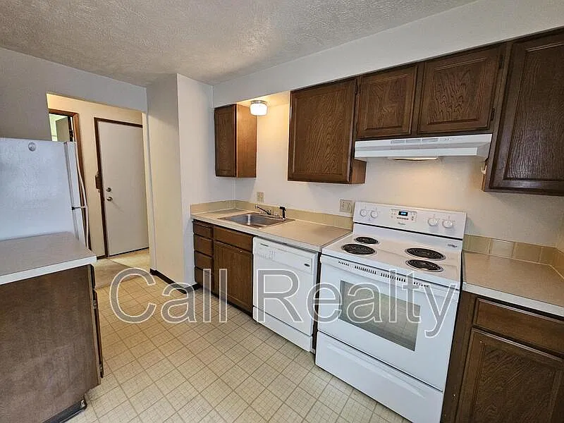 1 bed, 1.0 bath, 600 sqft, $1,025 — Photo 2