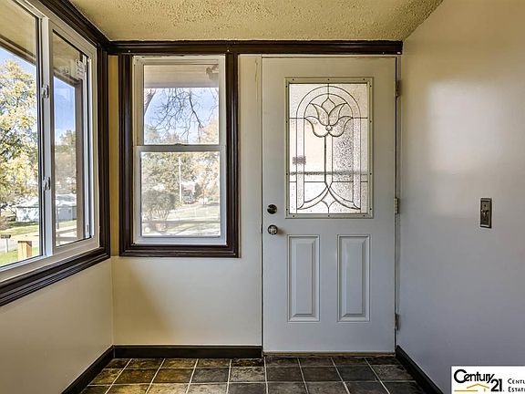 5th image of 4617 S 48th St