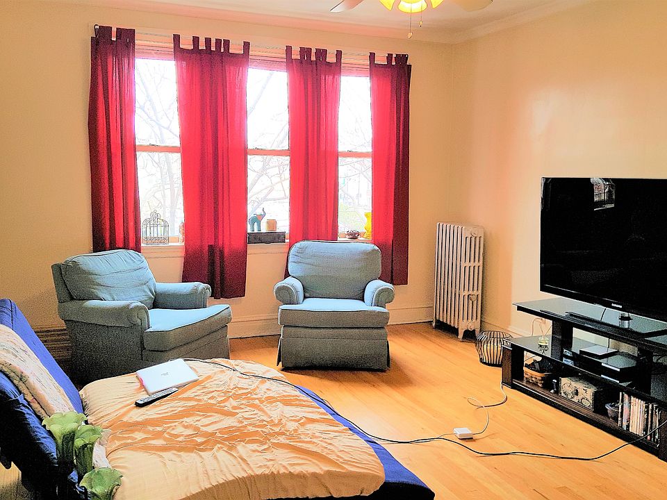 1st image of 4007 W Oakdale Ave #3