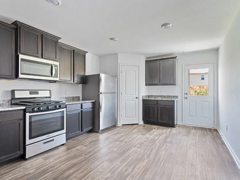 3940 Prairie Crk — Photo 8