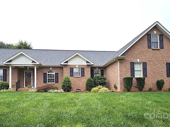 266 Wittenburg Springs Dr, Taylorsville, NC 28681