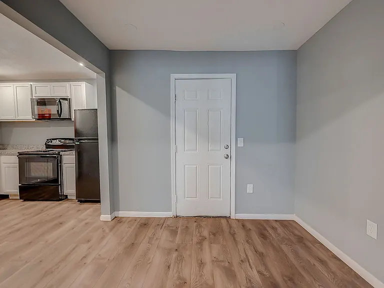 6823 Goforth St — Photo 8