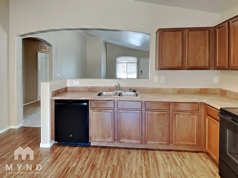 36590 W San Clemente St — Photo 6