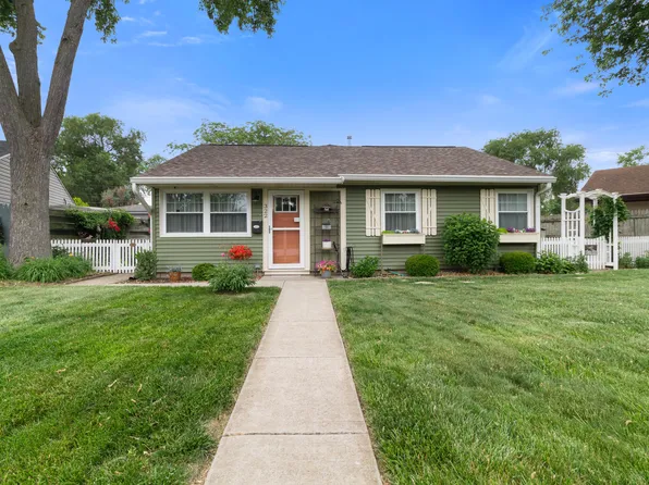 322 N Delaware St, Hobart, IN 46342
