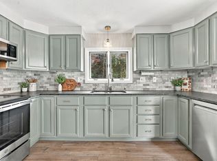 43 Oliver St, Easthampton, MA 01027