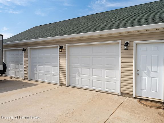 5th image of 2637 Hillside Dr