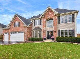 386 Megan Ann Ct, Geneva, IL 60134