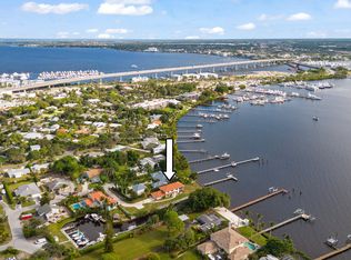 911 NW Sunset Ter, Stuart, FL 34994