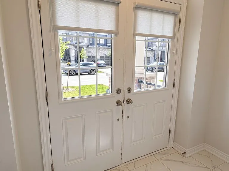 17 Rochester Dr — Photo 3