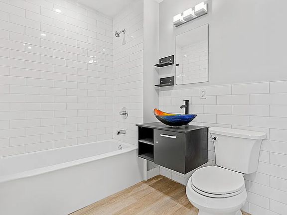 5th image of 30-38 31st St #F5