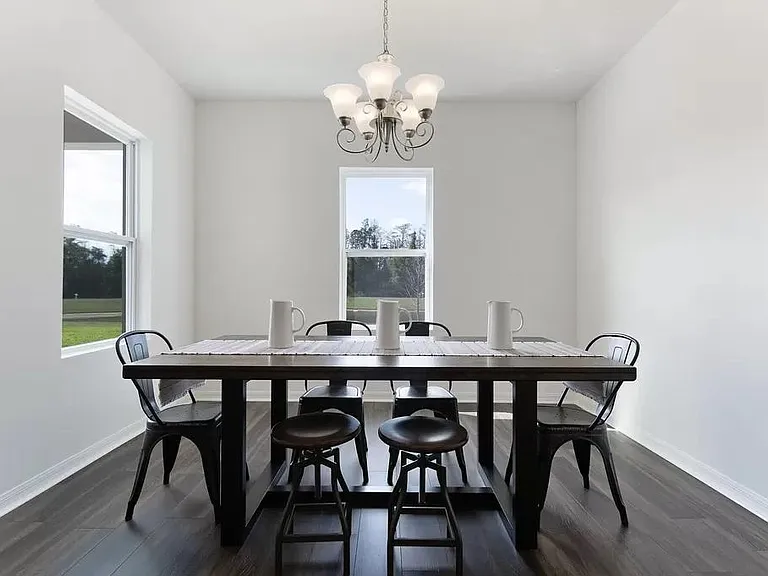 1597 Meadowlark Dr — Photo 5