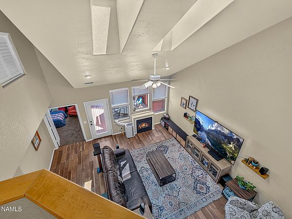 5th image of 1876 W Camelot Dr