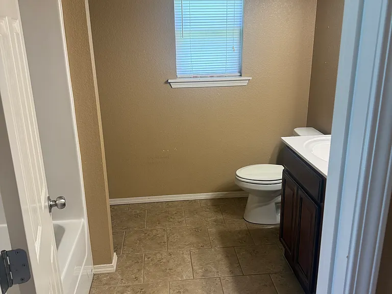 1312 Crossing Loop — Photo 8