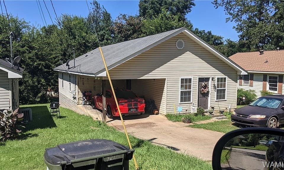 1st image of 322 Short 24th Ave E