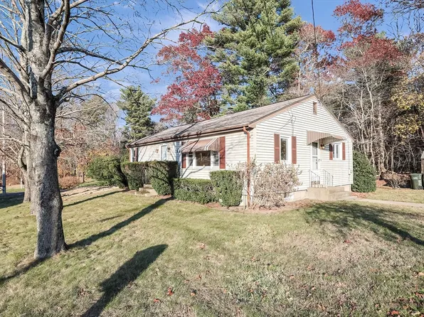 8 Masson St, Westport, MA 02790