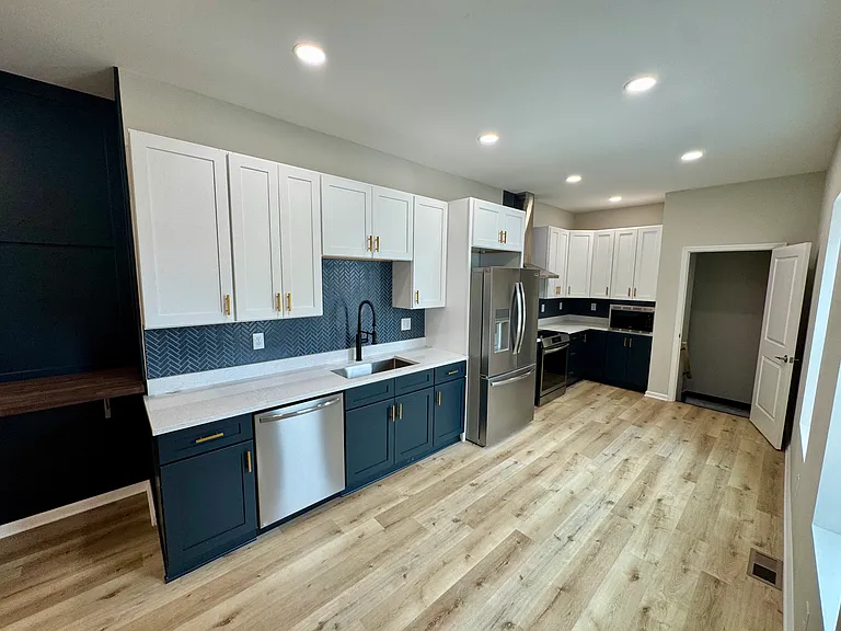844 Tripoli St — Photo 7