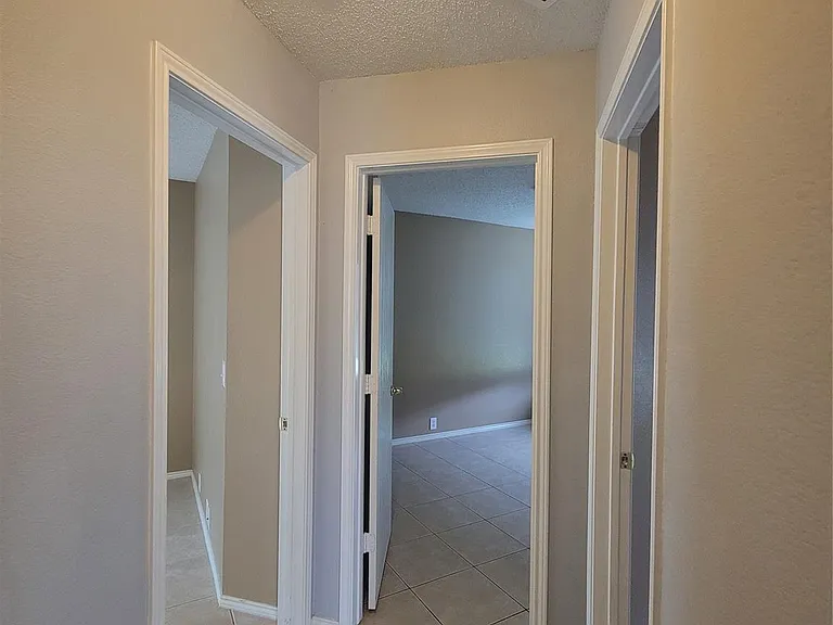 1411 Dundee Dr — Photo 6