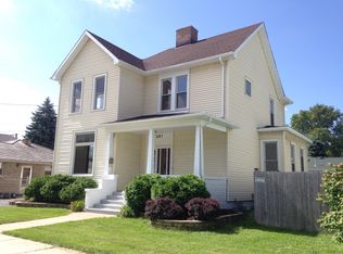 321 E 9th St, Lockport, IL 60441