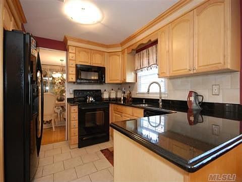5th image of 5 Sussex Ln