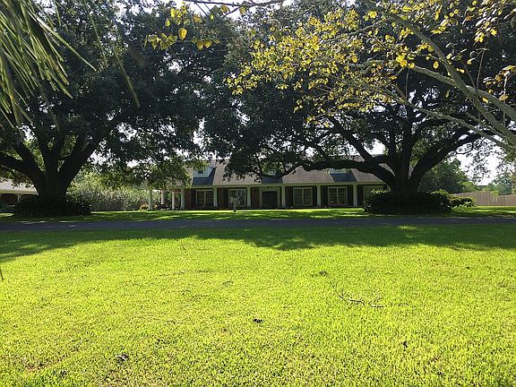 2nd image of 1335 Horseshoe Dr