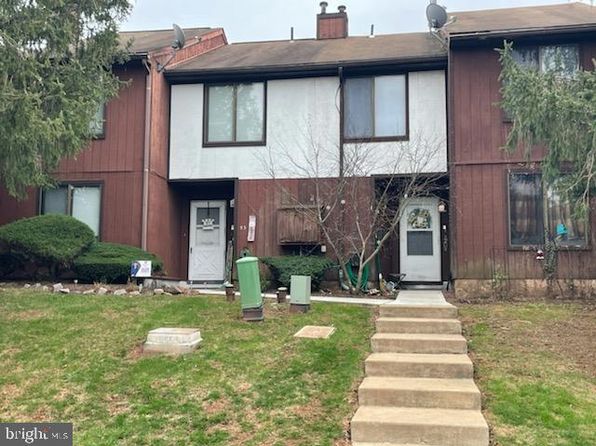 5 Willow Dr, Oley, PA 19547