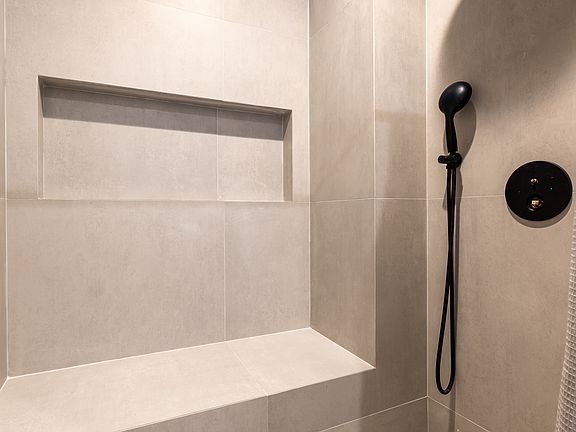 5th image of 437 1/2 N Spaulding Ave #437-1/2