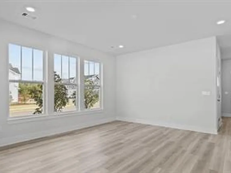 100 Marston Ln — Photo 18
