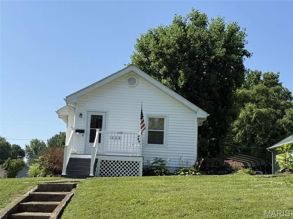 1220 W Edwards St, Vandalia, IL 62471