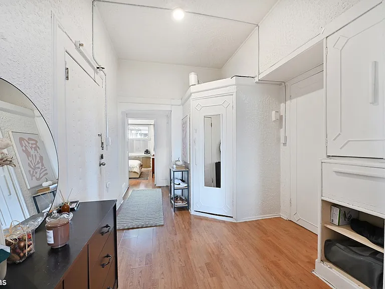 902 Park Ave #4 — Photo 7