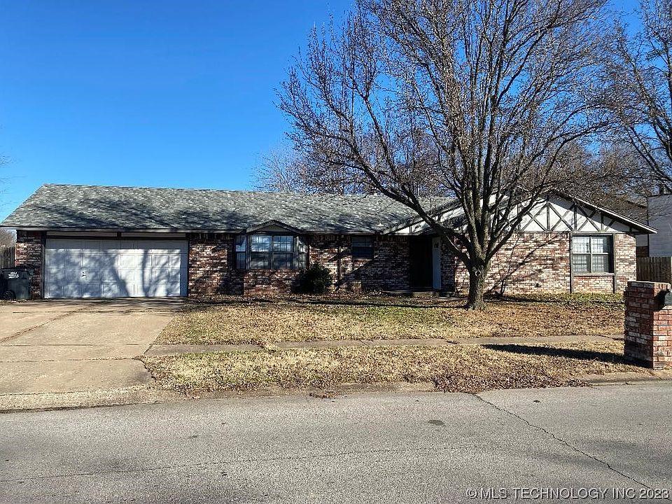1st image of 1019 E 145th Pl