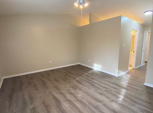 47 Cary St, Cary, IL 60013