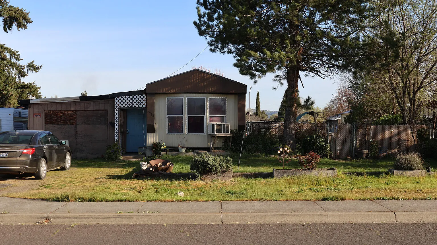 2799 Avenue A photo 1