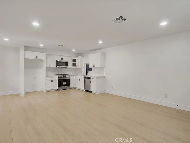 2708 S Cochran St — Photo 7