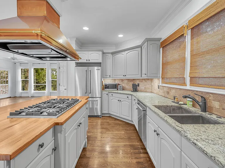 729 Harrow Ln — Photo 18