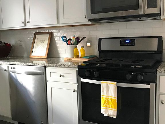 Kitchen range & microwave