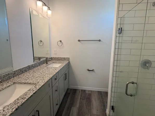 615 SE 8th St, Cape Coral, FL 33990