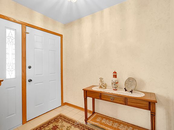 3rd image of 18220 Michigan Ct