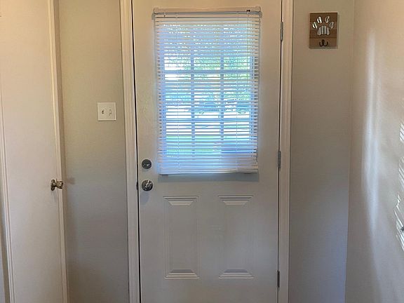 5th image of 502 N Rock Dr