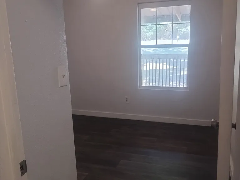 855 Aldredge Cir — Photo 7
