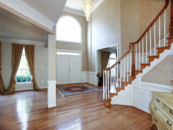 4th image of 1075 Shain Ct