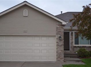 905 Phillips Dr, Lincoln, NE 68521