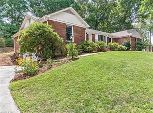 21 Allesarn Rd, Asheville, NC 28804