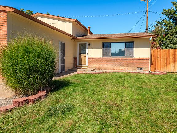 4th image of 3004 Centenary Ave