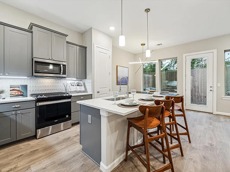 810 Glowing Dawn Dr — Photo 12