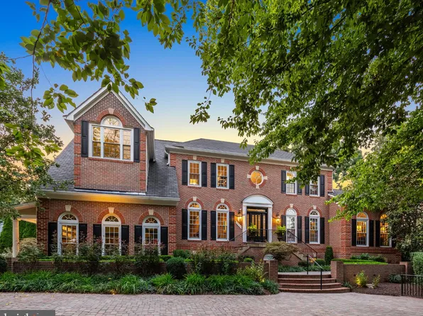 1236 Tottenham Ct, Reston, VA 20194